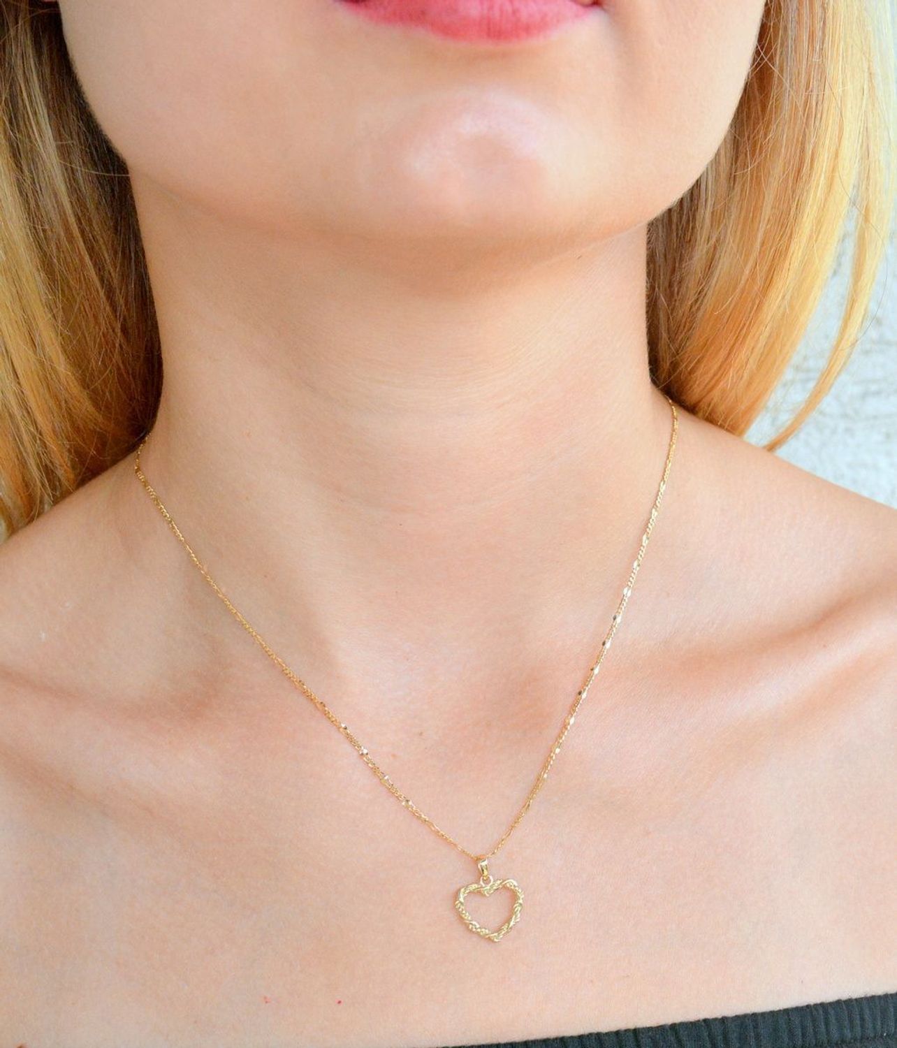 Złota zawieszka 375 plecione serduszko ZA 6795A 375. Złota zawieszka damska. Złota zawieszka serce próby 375. Złota zawieszka damska. Wisiorek serce. Złota zawieszka na prezent..jpg